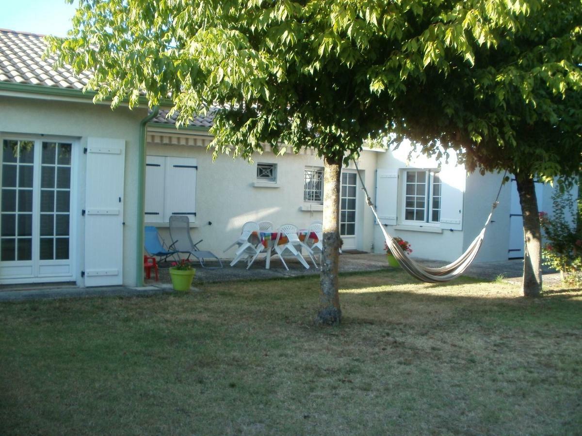 Villa Vacances a St Germain d Esteuil 33340 à Saint-Germain-dʼEsteuil Extérieur photo